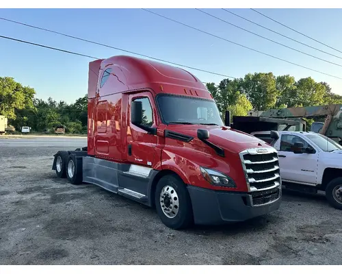 Complete Vehicle FREIGHTLINER CASCADIA B &amp; W  Truck Center