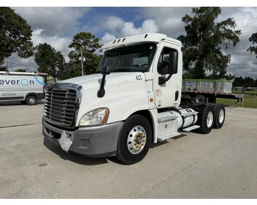 Complete Vehicle FREIGHTLINER Cascadia CRJ Heavy Trucks and Parts