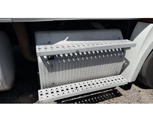 Freightliner Cascadia DPF (Diesel Particulate Filter)