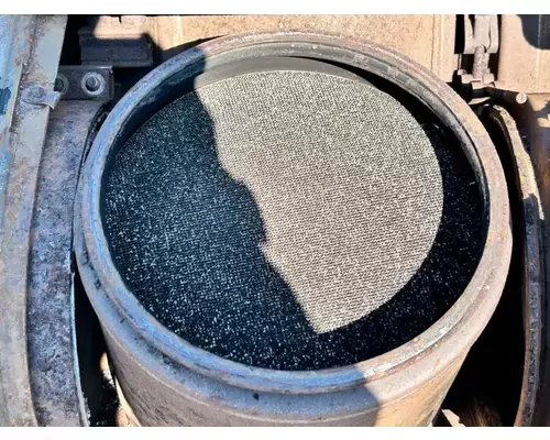 Freightliner Cascadia DPF (Diesel Particulate Filter)