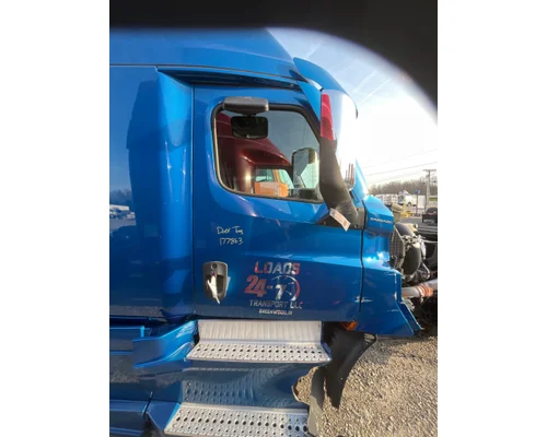 Door Assembly, Front Freightliner CASCADIA River City Truck Parts Inc.