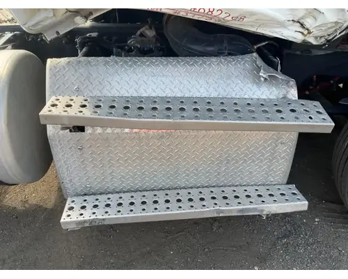 DPF (Diesel Particulate Filter) Freightliner Cascadia Complete Recycling Group LLC