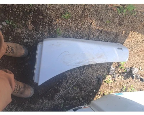 Fender Extension FREIGHTLINER CASCADIA Truck Salvage International Inc