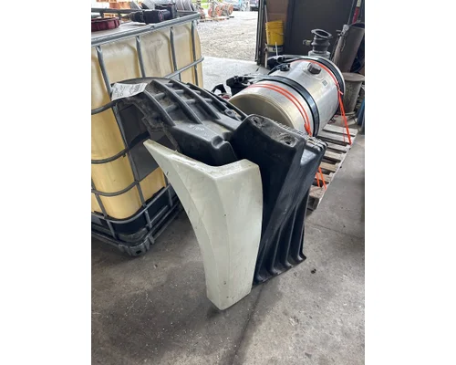 Fender Extension FREIGHTLINER CASCADIA Dutchers Inc   Heavy Truck Div  Ny