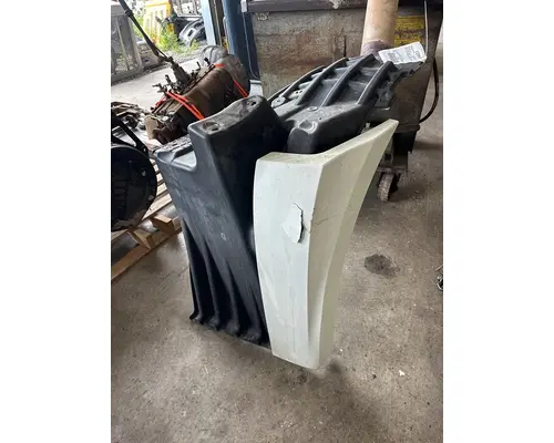 Fender Extension FREIGHTLINER CASCADIA Dutchers Inc   Heavy Truck Div  Ny