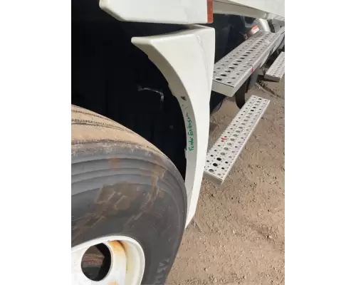 Freightliner Cascadia Fender Extension