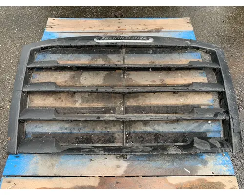 Grille FREIGHTLINER CASCADIA Payless Truck Parts