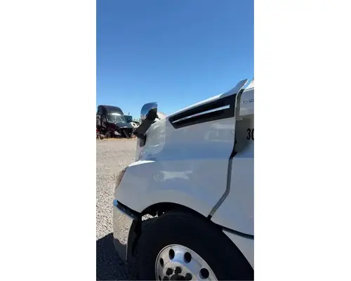 Freightliner Cascadia Hood