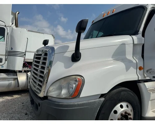 Hood FREIGHTLINER Cascadia Usa Trade &amp; Exports Inc