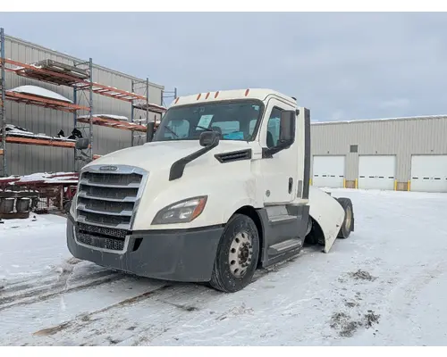 Radiator FREIGHTLINER Cascadia K &amp; R Truck Sales, Inc.