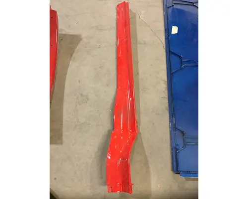 Rocker Panel Moulding FREIGHTLINER CASCADIA Hagerman Inc.