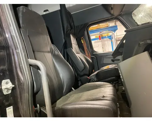 Seat, Front Freightliner CASCADIA Vander Haags Inc Sf