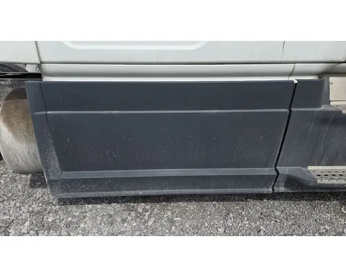 Skirt FREIGHTLINER CASCADIA Custom Truck One Source