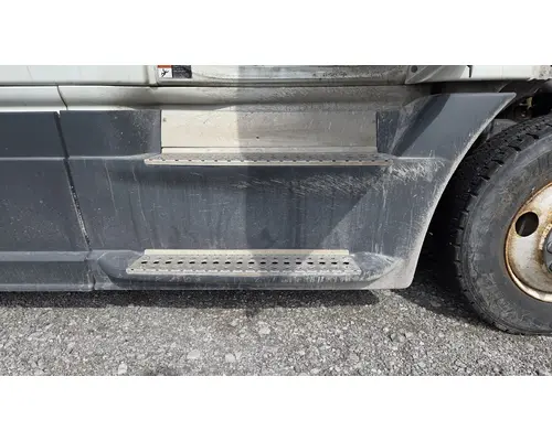 Skirt FREIGHTLINER CASCADIA Custom Truck One Source
