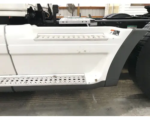 Skirt Freightliner CASCADIA Vander Haags Inc Cb