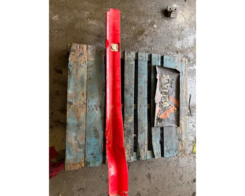 Skirt FREIGHTLINER CASCADIA Payless Truck Parts