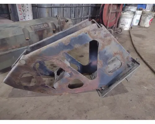 Step FREIGHTLINER CASCADIA Truck Salvage International Inc