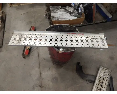 Step FREIGHTLINER Cascadia K &amp; R Truck Sales, Inc.