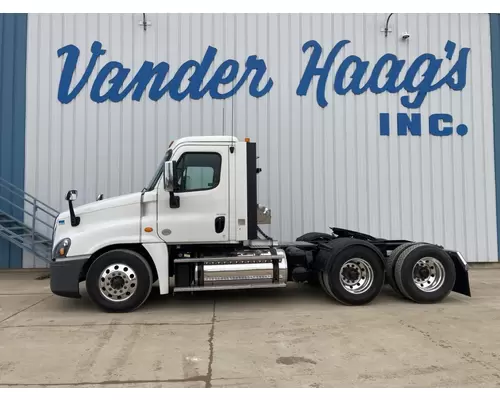 Complete Vehicle Freightliner CASCADIA Vander Haags Inc Sp
