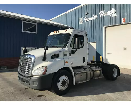 Complete Vehicle Freightliner CASCADIA Vander Haags Inc Dm