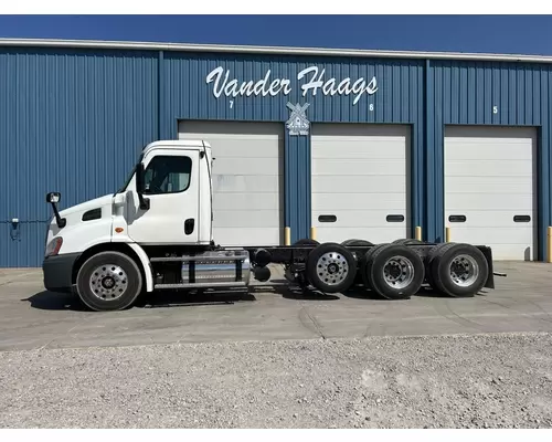 Complete Vehicle Freightliner CASCADIA Vander Haags Inc Dm