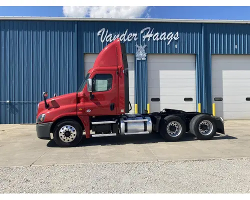 Complete Vehicle Freightliner CASCADIA Vander Haags Inc Dm