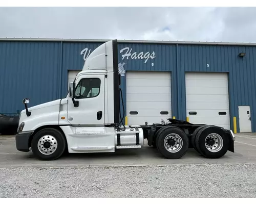 Complete Vehicle Freightliner CASCADIA Vander Haags Inc Kc