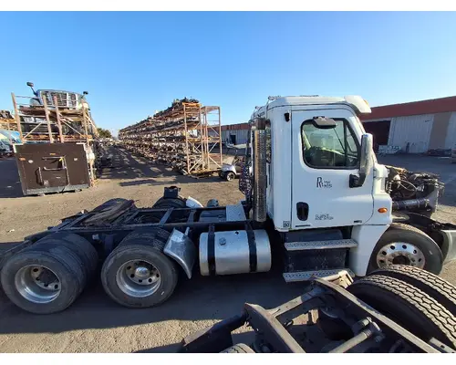Complete Vehicle FREIGHTLINER CASCADIA Geco - Fresno