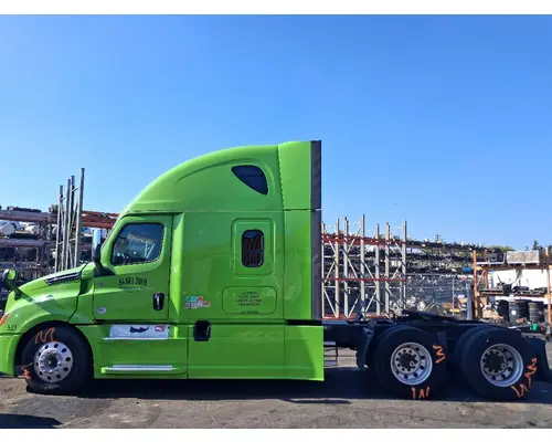 Complete Vehicle FREIGHTLINER CASCADIA Geco - Fresno