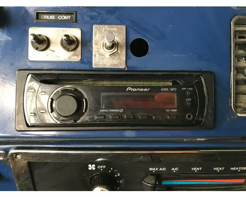 Radio Freightliner CLASSIC XL Vander Haags Inc Cb