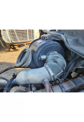 Freightliner Columbia 112 Air Cleaner
