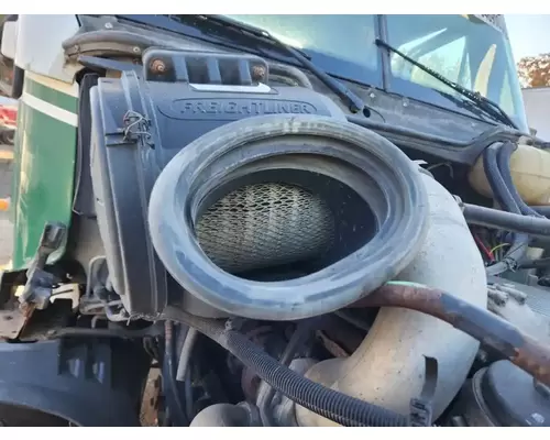 Freightliner Columbia 112 Air Cleaner