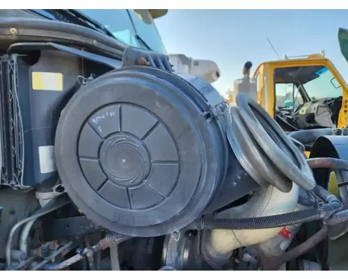 Freightliner Columbia 112 Air Cleaner