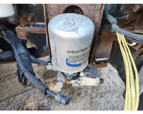 Freightliner Columbia 112 Air Drier