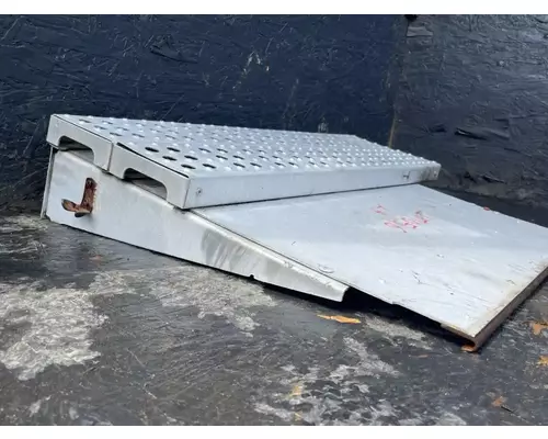 Freightliner Columbia 112 Battery Box