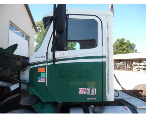 Cab FREIGHTLINER COLUMBIA 112 LKQ Thompson Motors - Wykoff