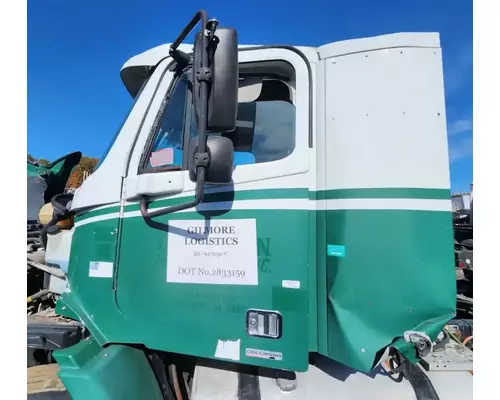 Freightliner Columbia 112 Cab