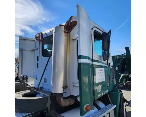 Freightliner Columbia 112 Cab