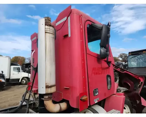 Freightliner Columbia 112 Cab