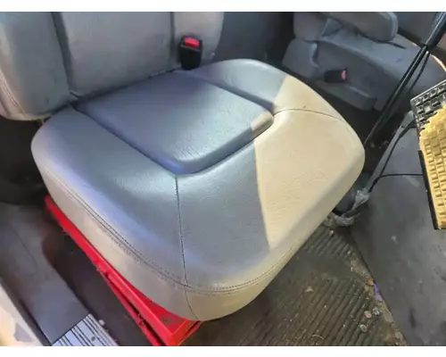 Freightliner Columbia 112 Seat, Front