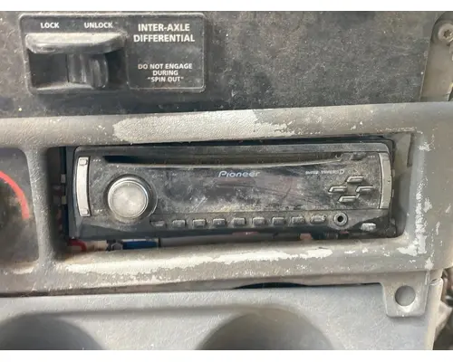 Radio Freightliner COLUMBIA 120 Vander Haags Inc Kc