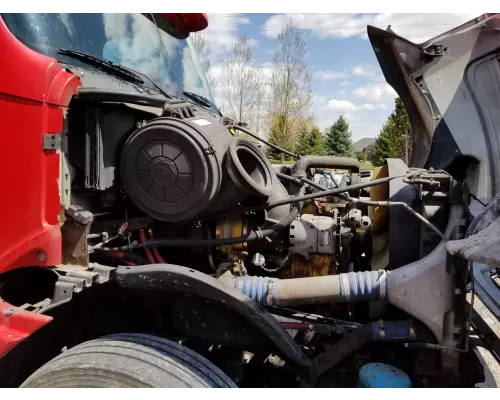 Freightliner Columbia 120 Air Cleaner