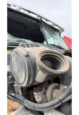 Freightliner Columbia 120 Air Cleaner