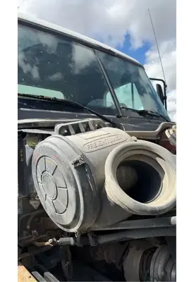 Freightliner Columbia 120 Air Cleaner