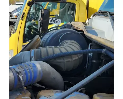Freightliner Columbia 120 Air Cleaner