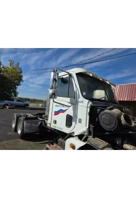 Freightliner Columbia 120 Cab