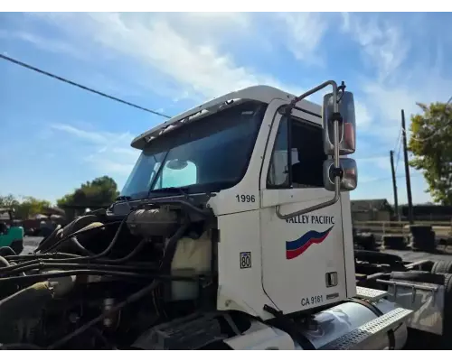 Freightliner Columbia 120 Cab