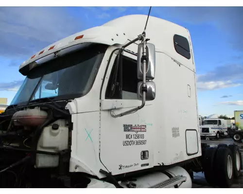 Cab FREIGHTLINER COLUMBIA 120 LKQ Heavy Truck - Tampa