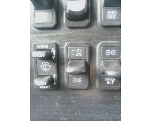 Cab FREIGHTLINER COLUMBIA 120 LKQ Heavy Truck - Tampa