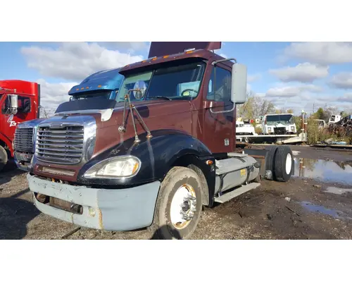 Freightliner Columbia 120 Cab